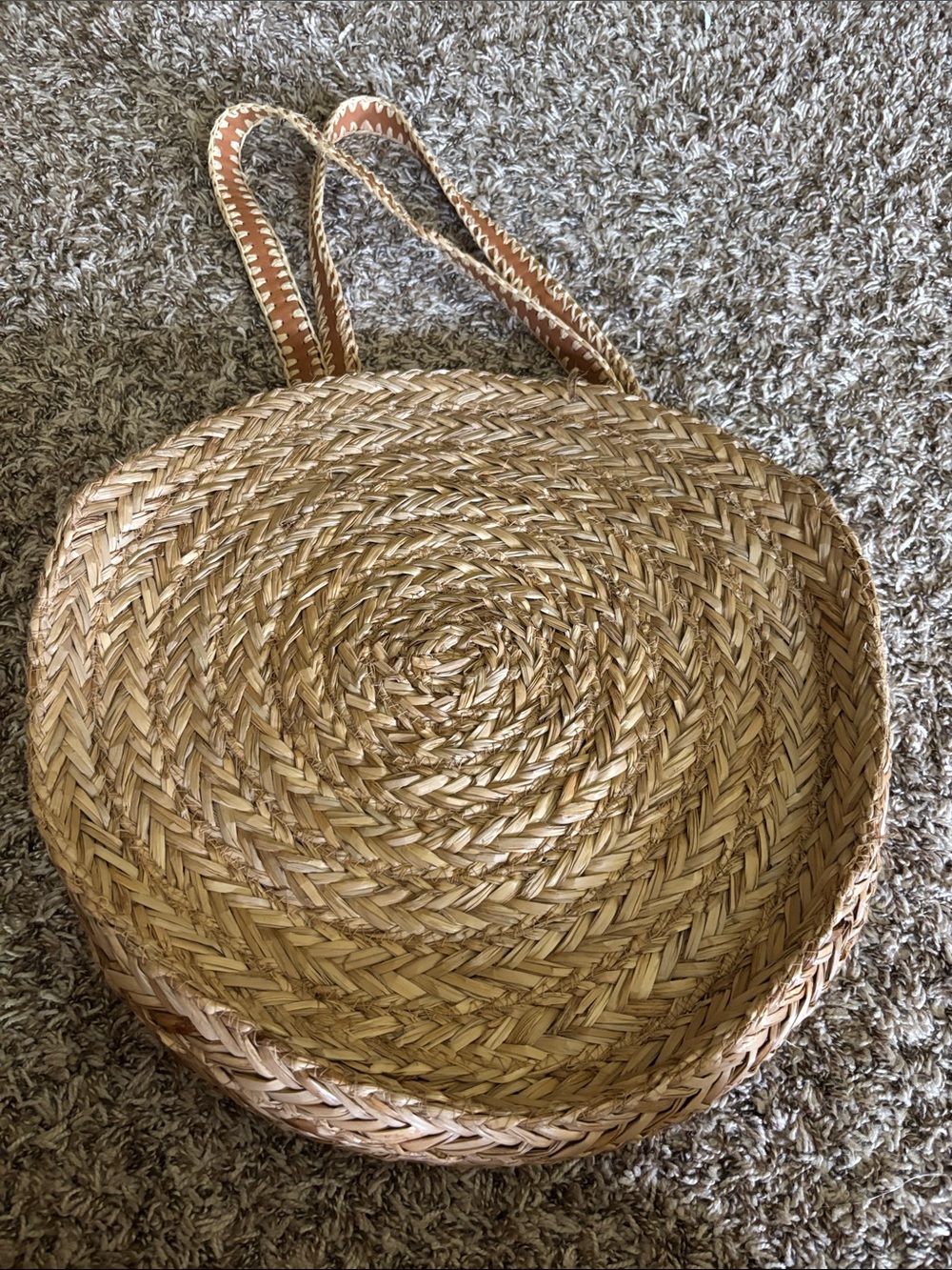 Universal Thread Round Woven Tote in Natural Tan